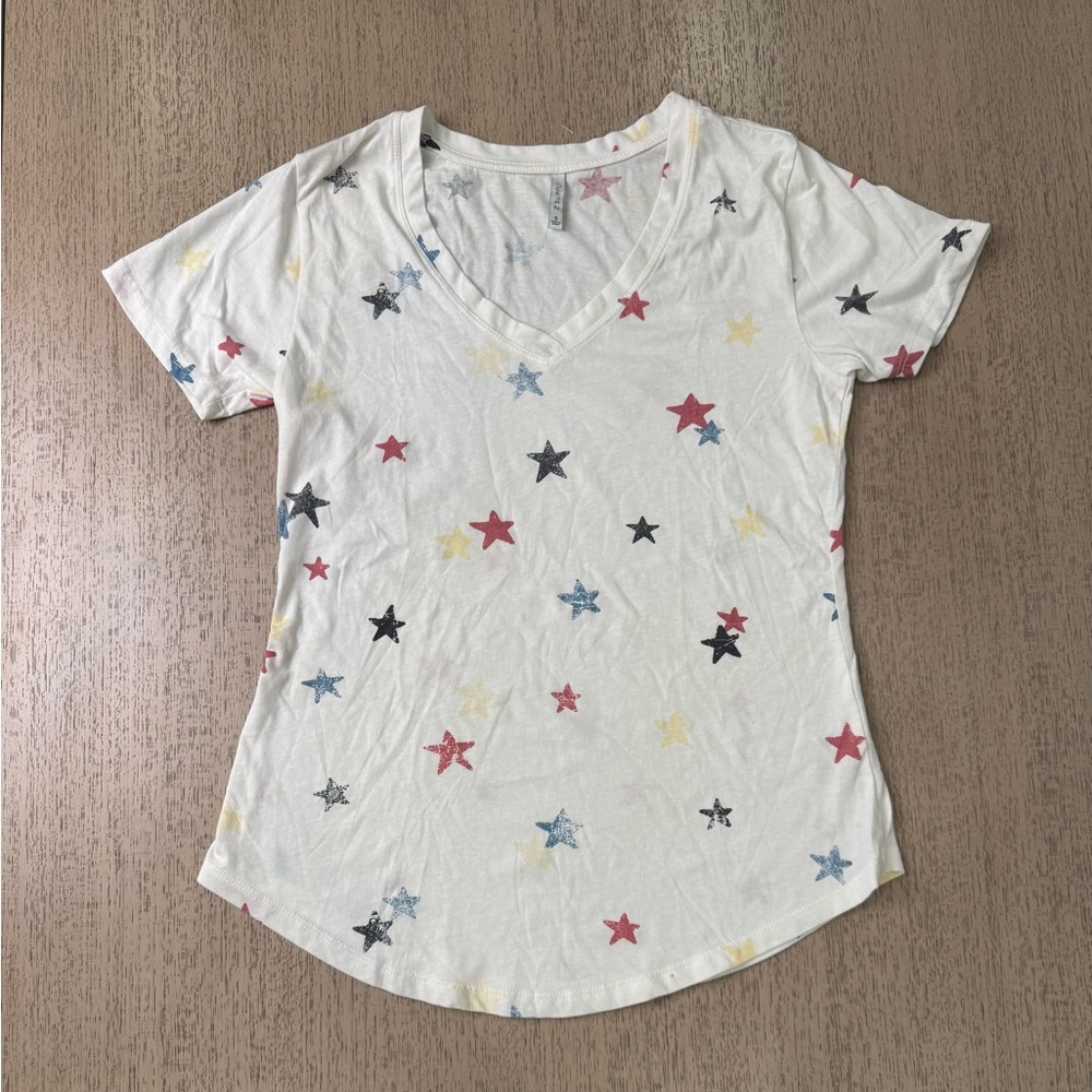 💕 NWOT Women’s Z Supply white w/multi color star print modern v-neck t-shirt